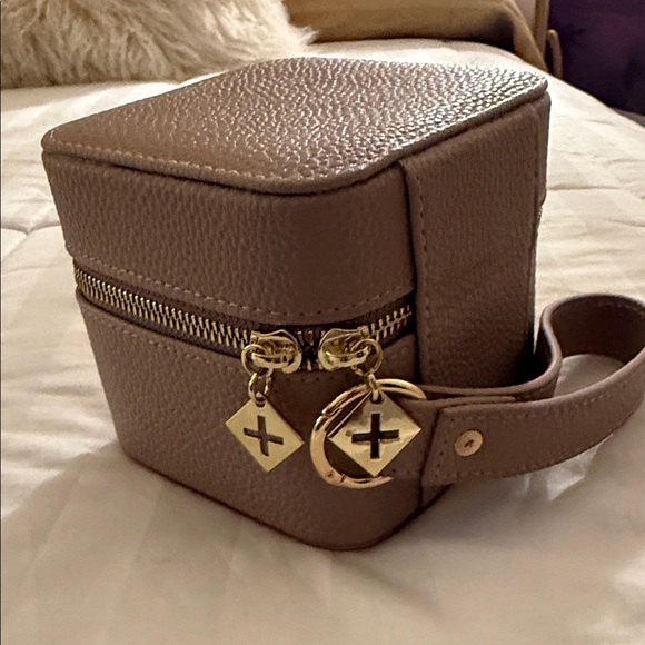 DOSEY Tan Pill Organizer - Picture 5 of 5